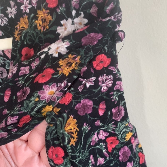 Torrid floral short sleeve top plus size 2x - Picture 2 of 4